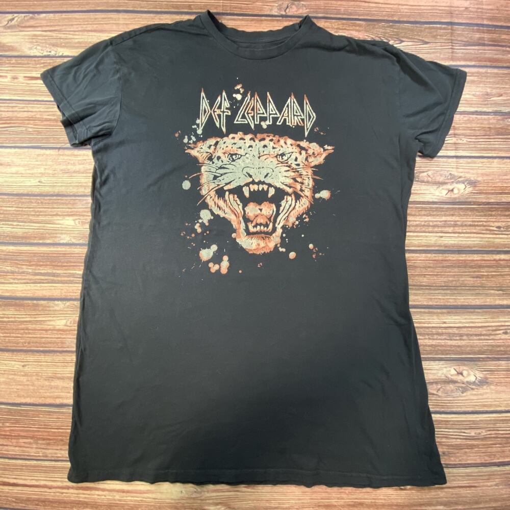 Def Leppard Band Tee Sz 1X Oversized Streetwear Band Tee